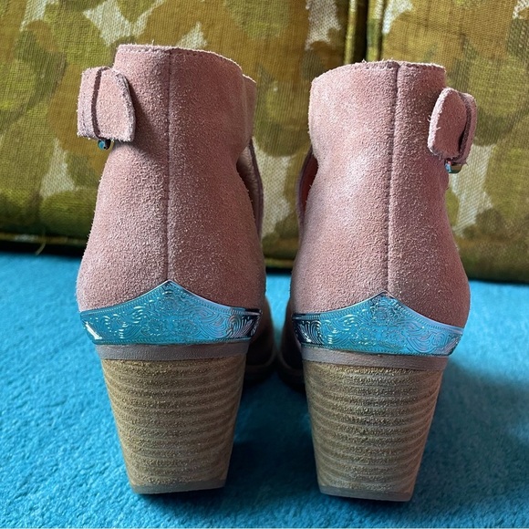 Jeffrey Campbell Woodruff suede cutout bootie | Blush | 9 - Picture 4 of 14